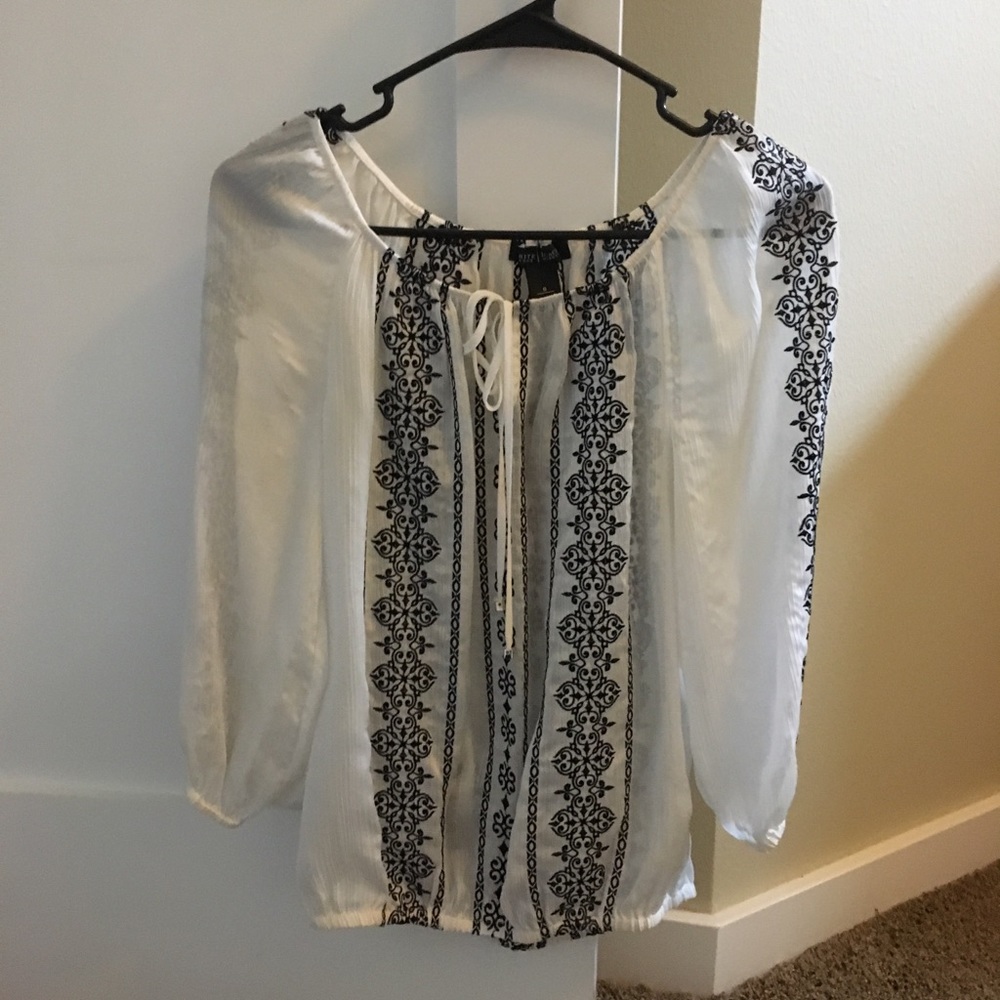 White House black market top